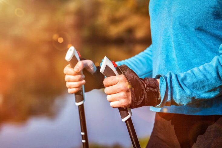 Nordic Walking fir d'Préventioun vun Osteochondrose